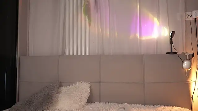 melissaxcbx (F young) - 🍓 Spank pussy and make her wet 15x