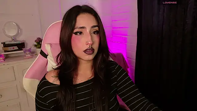 Nyx_Blackmoon webcam