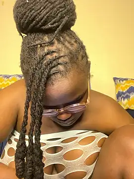 Busty_Bambii254 webcam