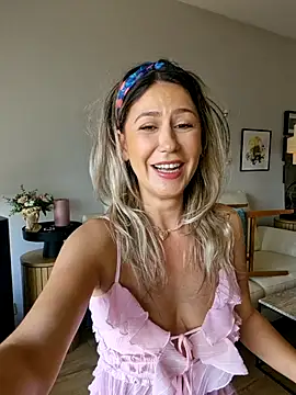 CelynaRoss webcam