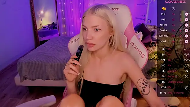 AnyaTaylor_ webcam