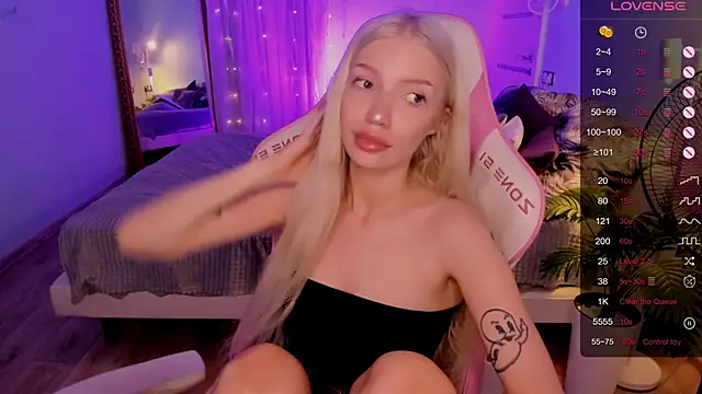 AnyaTaylor_ webcam