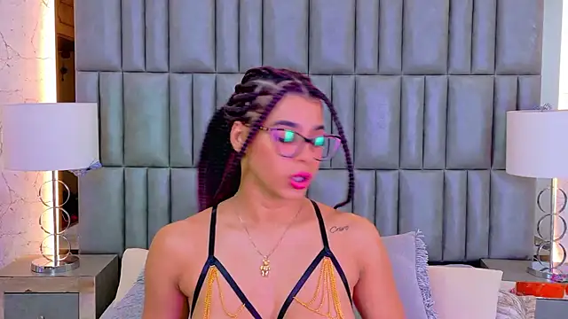 TiaraRosse webcam