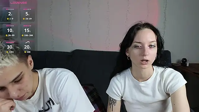 LuxuryLoverss webcam