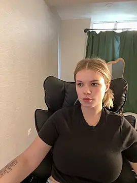 KimEvanss webcam