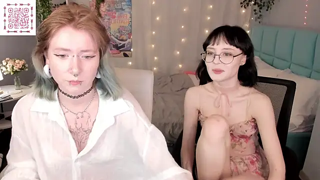 Elira_Vane webcam