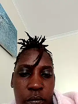 Queeny12 webcam