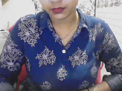 LovingPihu webcam