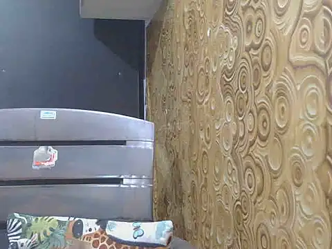 Fuckpussylickass live cam on StripChat