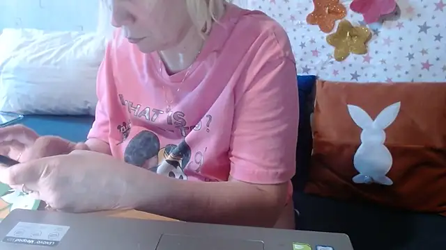 QueenLana webcam