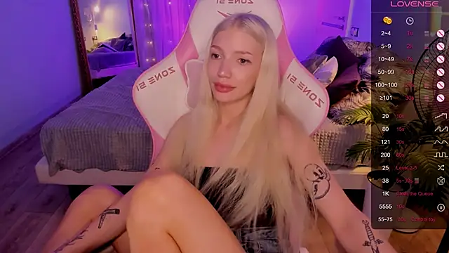 AnyaTaylor_ webcam
