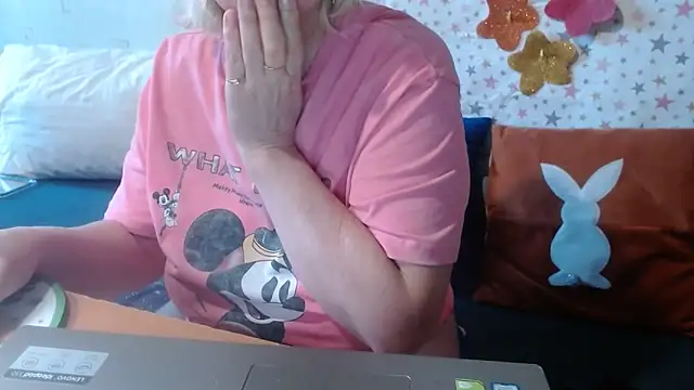 QueenLana webcam