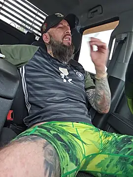 Beardedtattood webcam