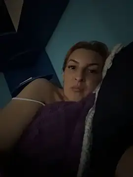Hot-Milf4U live cam
