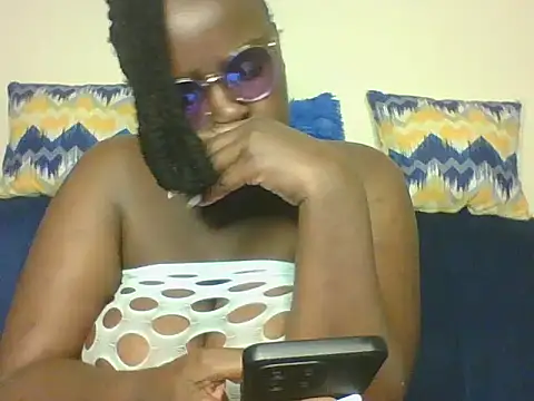 Busty_Bambii254 webcam
