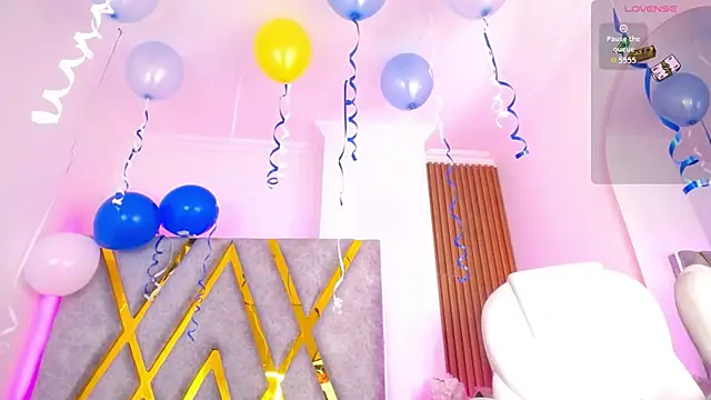 Lizza_Jones's room
