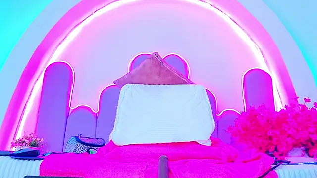 NathaxaLeans webcam