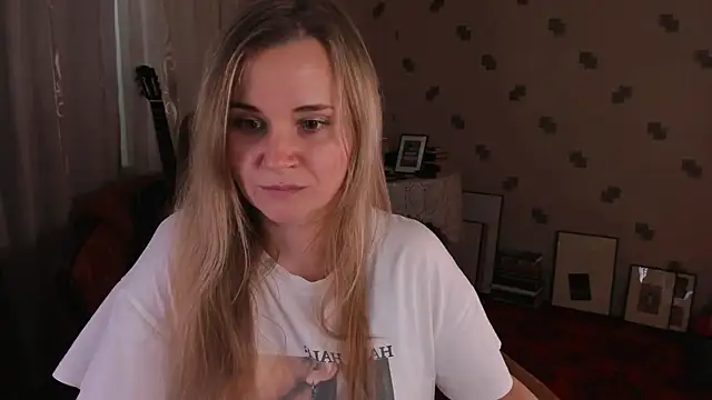 MiaSparkes webcam