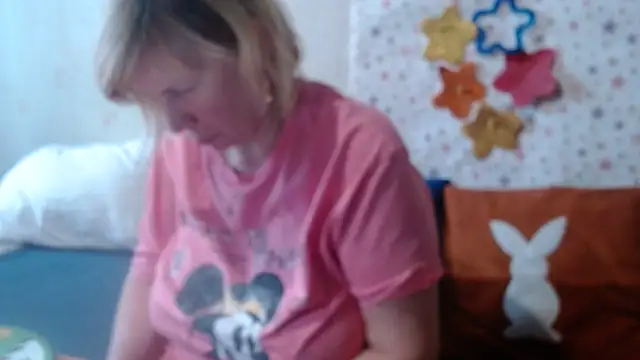 QueenLana webcam