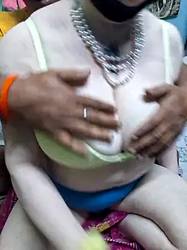indian_coupl3 - Indian_Coupl3's free webcam - UK Sex Cams