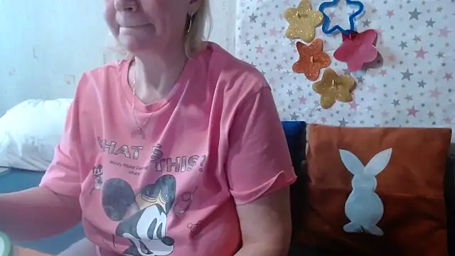 QueenLana webcam