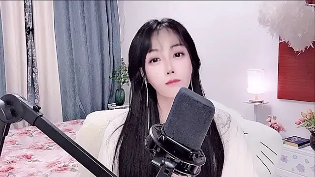 Laura_520 webcam
