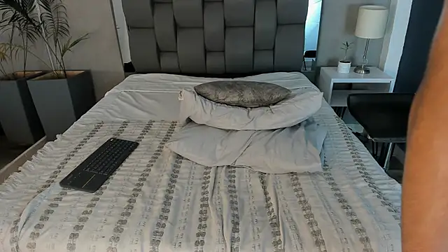 Charlie___Musk webcam