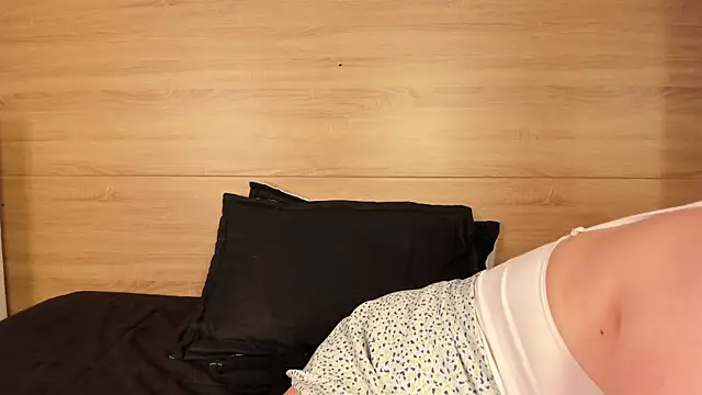 madelaine_blosson webcam