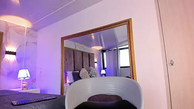 LolaGray__ webcam