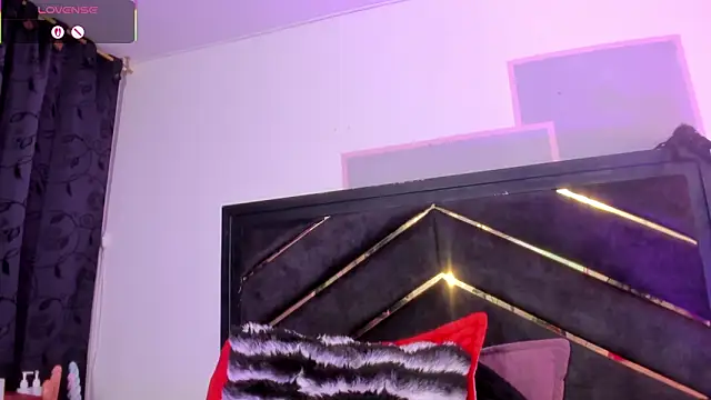 april_jones05 live cam on StripChat