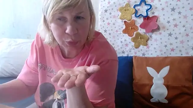 QueenLana webcam