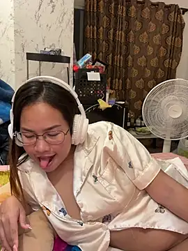 Ponthip webcam