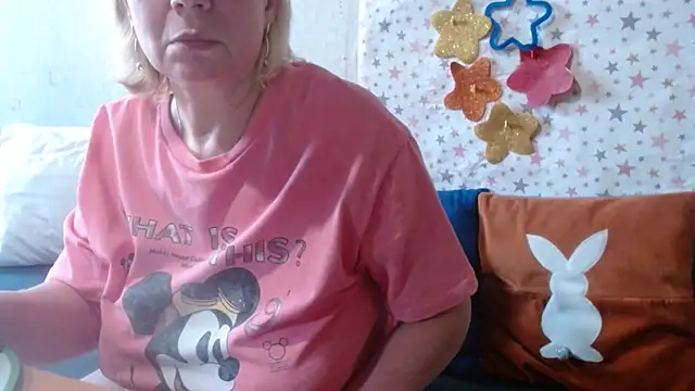 QueenLana live sex cam