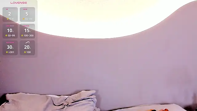 ainaah_ webcam