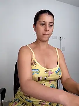 Nahiajhonson_ webcam