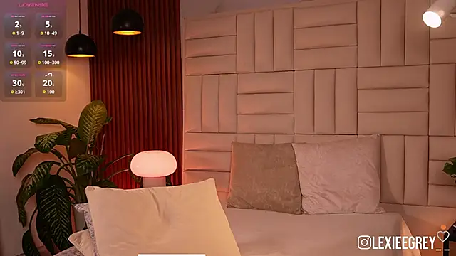 lexiee_grey_ webcam