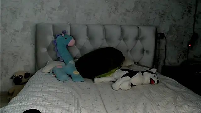 Ella_Milla webcam