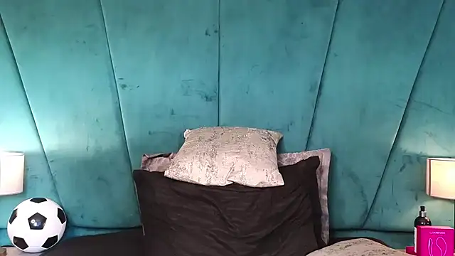 Aaron_Eze webcam