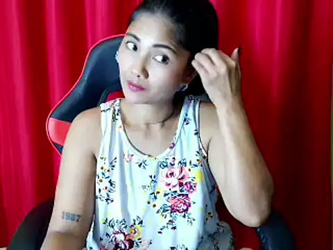 lovelyxmorena webcam
