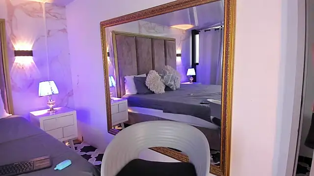 LolaGray__ webcam
