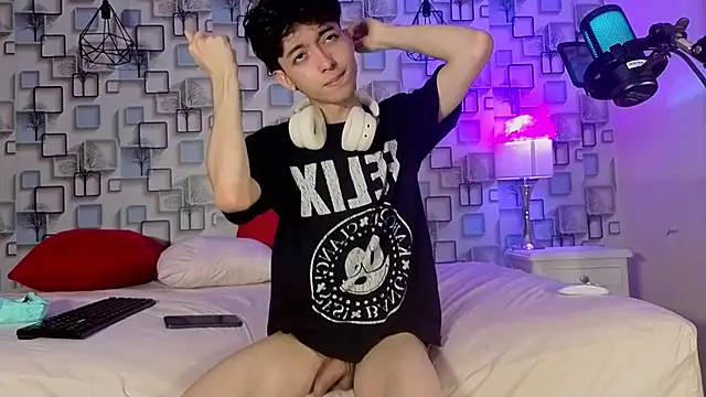 Twink_Sebas7 webcam
