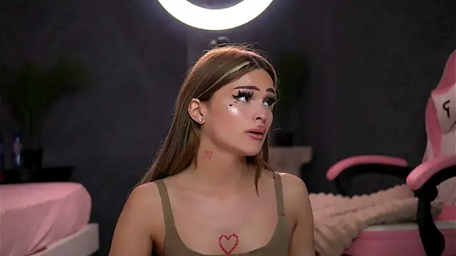 BrattyScarlet live sex cam