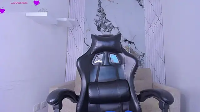 TaylorClay_ webcam