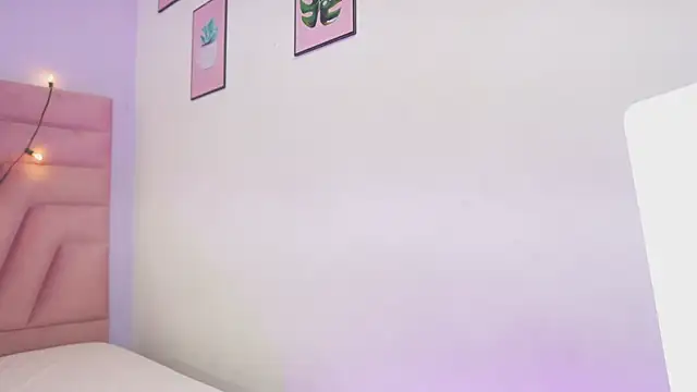 kinkylittlegirll webcam