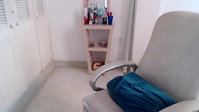 leonela_69 webcam