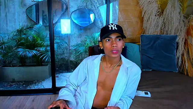 AlanCutee webcam