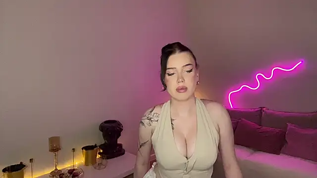 mistress_of_hearts webcam