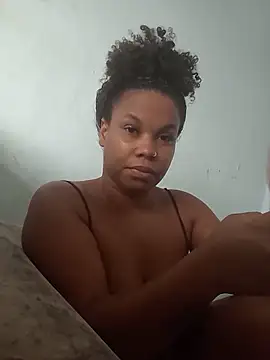 Prettahvitoria20 live cam on StripChat