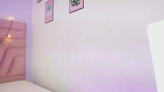 kinkylittlegirll webcam