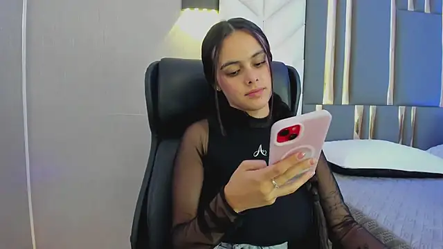 ChloeHarper_ webcam